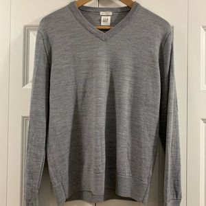 Gap Merino Wool V-Neck Sweater Size Medium Color Grey